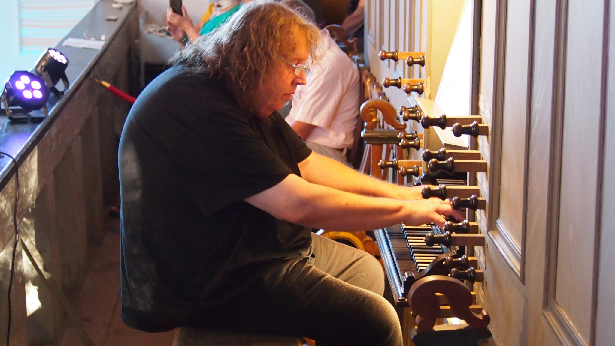 Matthias Eisenberg und das Vokalensemble The Octavians toLookAt