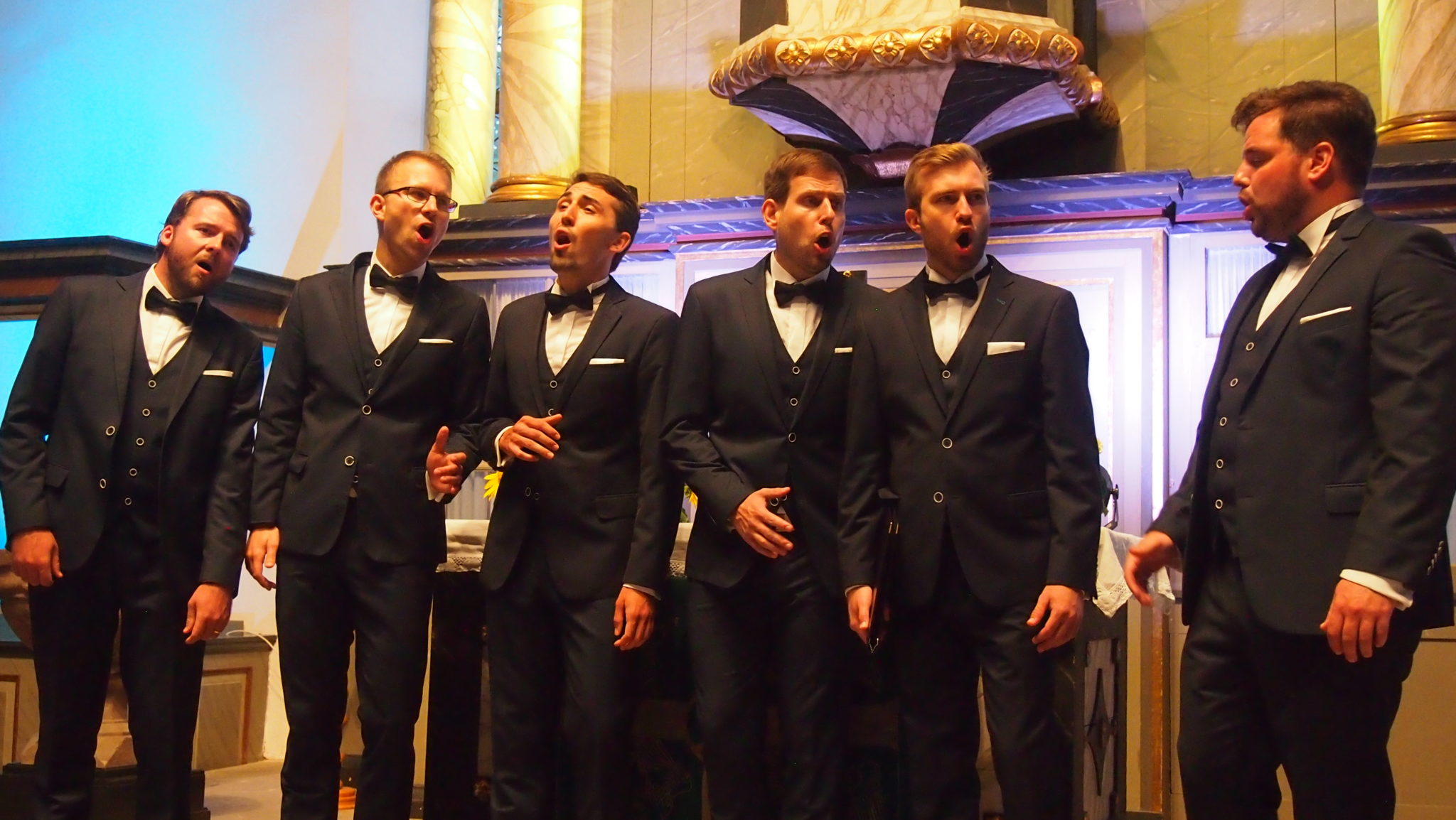 Matthias Eisenberg und das Vokalensemble The Octavians toLookAt